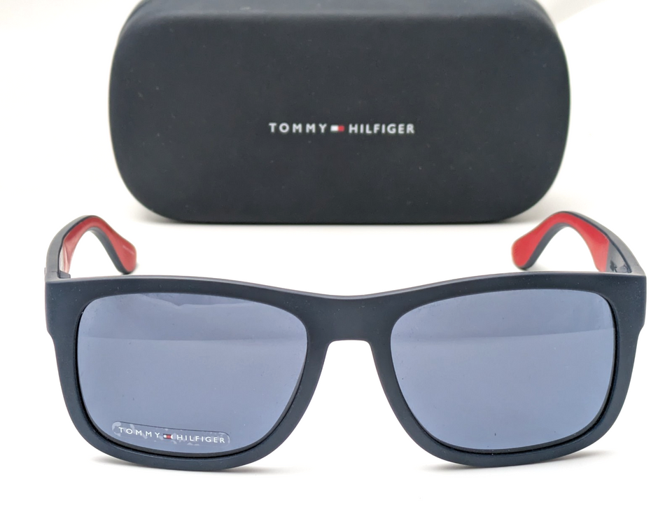 Óculos de sol Tommy Hilfiger TH 1556/S 8RUKU armação Havana escura com lentes azuis 56mm