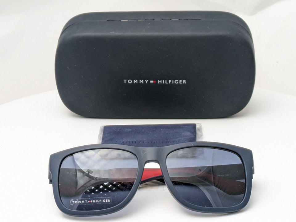 Óculos de sol Tommy Hilfiger TH 1556/S 8RUKU armação Havana escura com lentes azuis 56mm